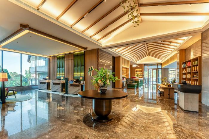 holiday inn puer jingmai