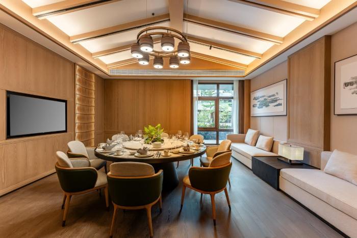 holiday inn puer jingmai