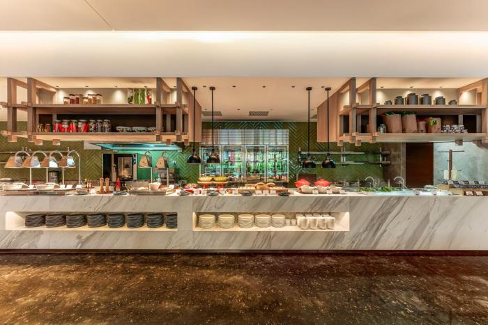 holiday inn puer jingmai