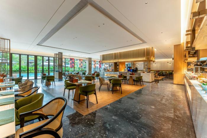 holiday inn puer jingmai