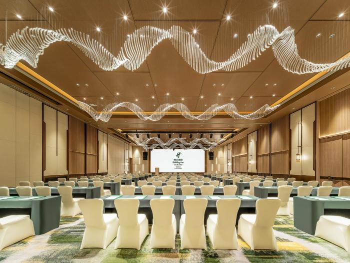 holiday inn puer jingmai