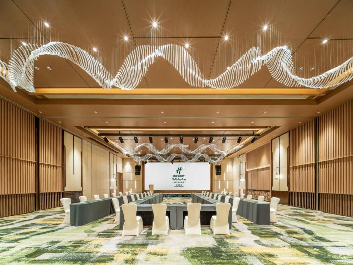 holiday inn puer jingmai