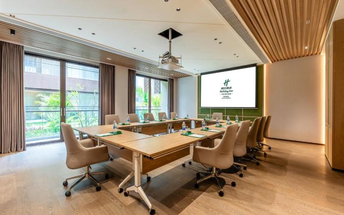 holiday inn puer jingmai