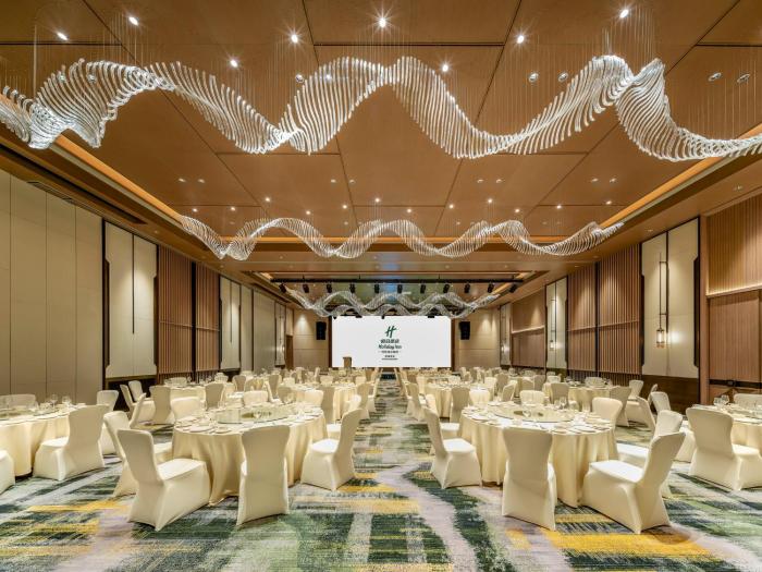 holiday inn puer jingmai