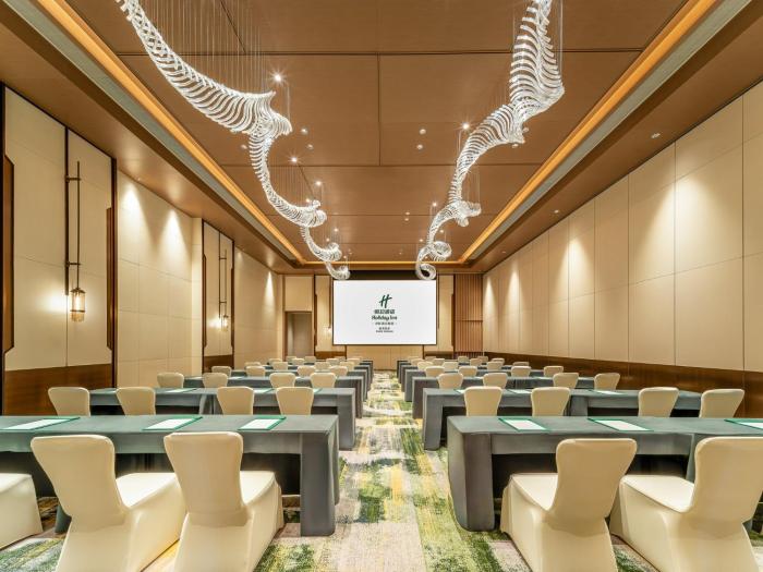 holiday inn puer jingmai