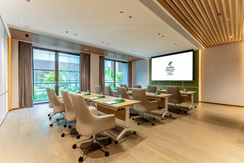holiday inn puer jingmai