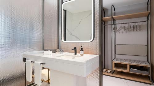 even hotel xi an high tech zone by ihg