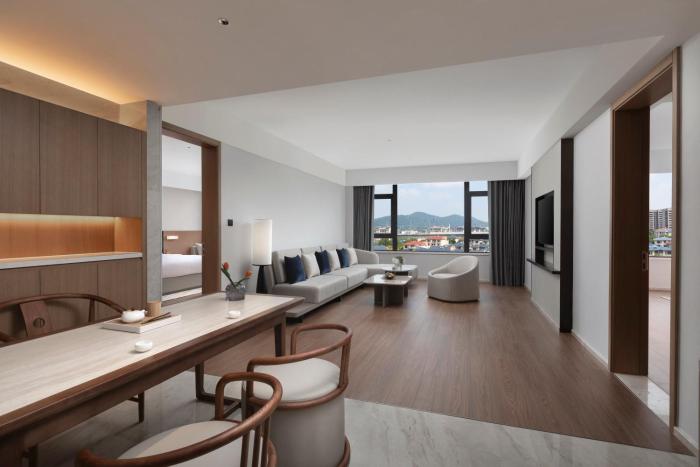 crowne plaza xiangyang fuchun lakeside by ihg