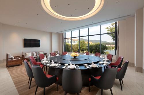 crowne plaza xiangyang fuchun lakeside by ihg
