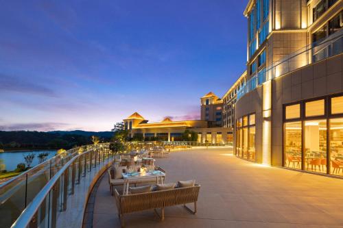 crowne plaza xiangyang fuchun lakeside by ihg