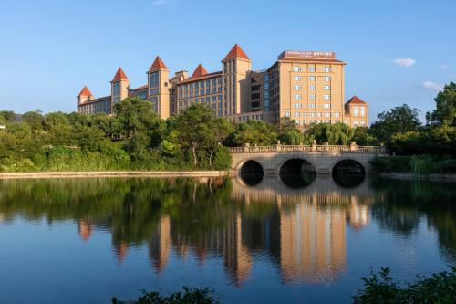 crowne plaza xiangyang fuchun lakeside by ihg