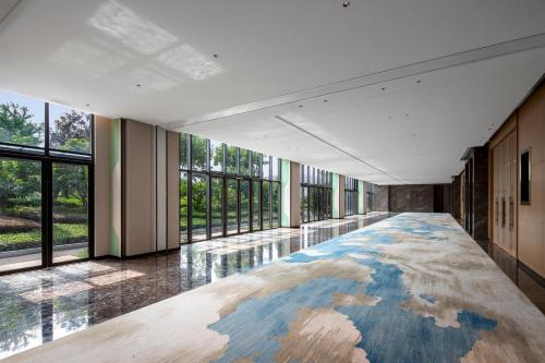 Crowne Plaza Xiangyang Fuchun Lakeside By Ihg,,5 star