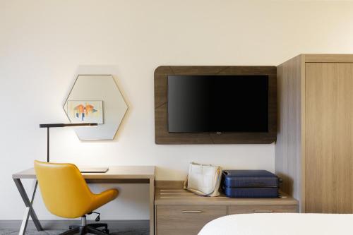 holiday inn express plainwell by ihg