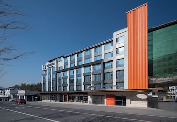 holiday inn express huangshan mountain south gate by ihg