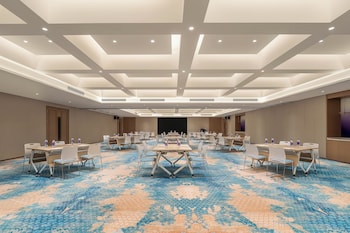 holiday inn express xinxiang pingyuan new area by ihg