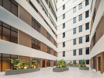holiday inn express xinxiang pingyuan new area by ihg