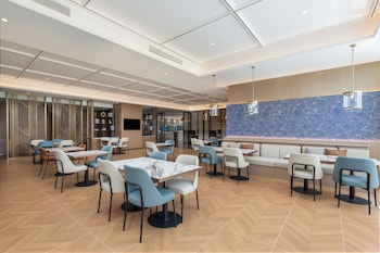 holiday inn express xinxiang pingyuan new area by ihg
