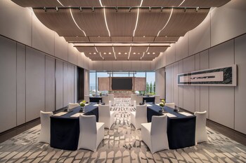 intercontinental huzhou taihu south by ihg