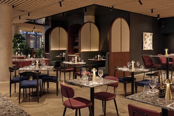 Hotel Indigo Gloucester The Forum By Ihg,,5 star