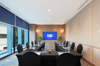 holiday inn express bandung braga by ihg