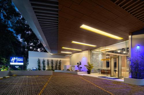 holiday inn express bandung braga by ihg