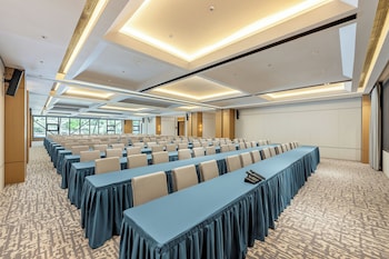 holiday inn express luding by ihg