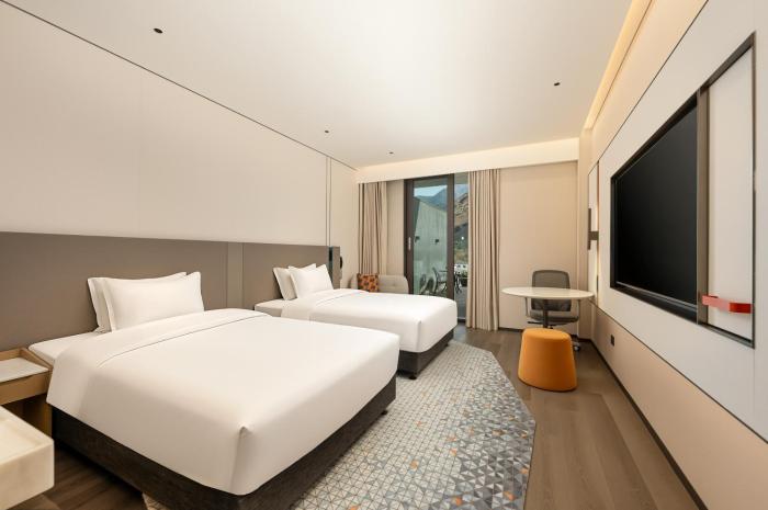 holiday inn express luding by ihg