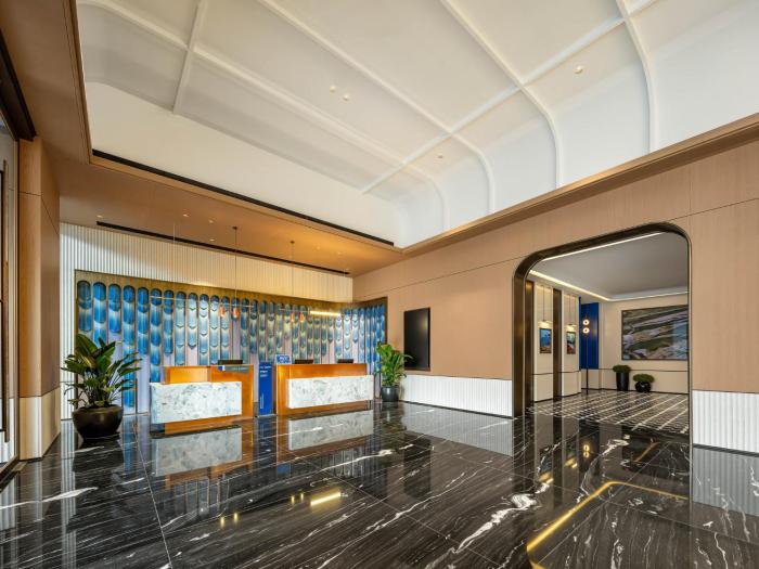 holiday inn express luding by ihg