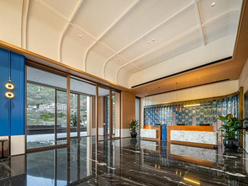 holiday inn express luding by ihg