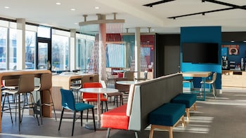 avid hotel redding by ihg