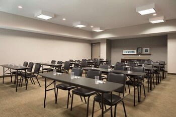 garner hotel houston westheimer by ihg