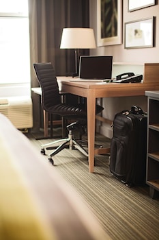 garner hotel houston westheimer by ihg