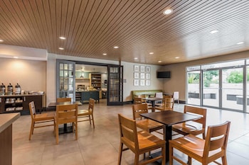 garner hotel houston westheimer by ihg
