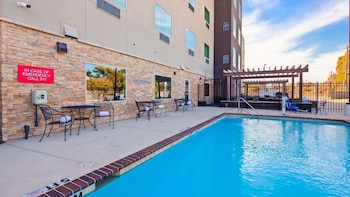 garner hotel houston westheimer by ihg