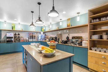 garner hotel houston westheimer by ihg