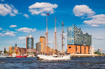 holiday inn the niu quay hamburg harburg by ihg