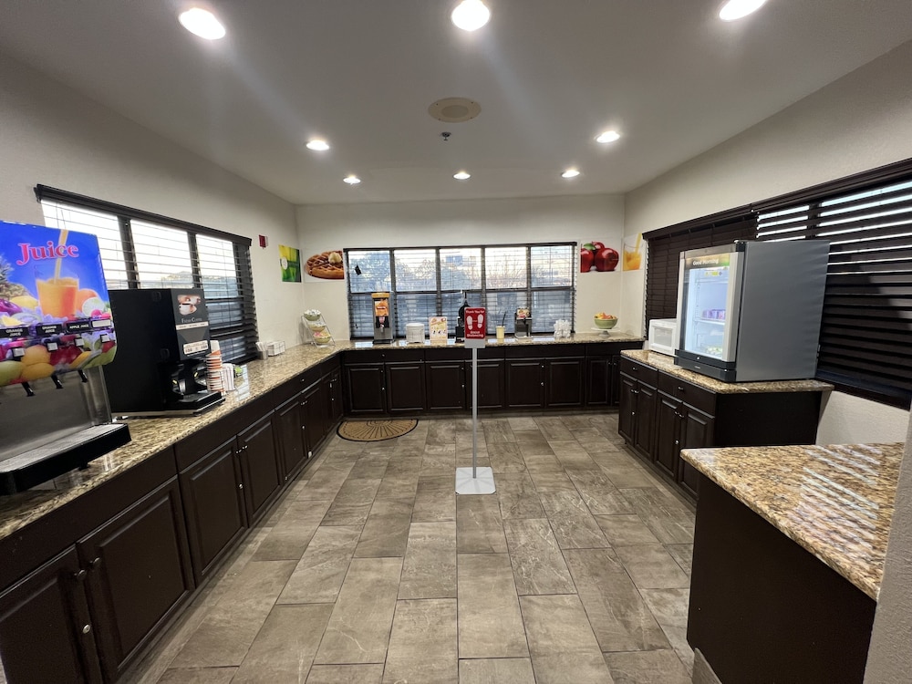 quality inn and suites near six flags and medical center