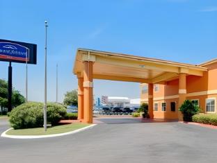 quality inn and suites near six flags and medical center
