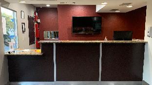 quality inn and suites near six flags and medical center