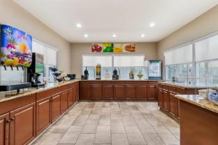 quality inn and suites near six flags and medical center