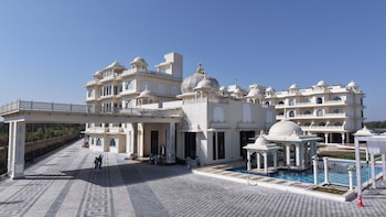 bhanfort palace hotel and resort