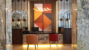 front one hotel mesir surabaya