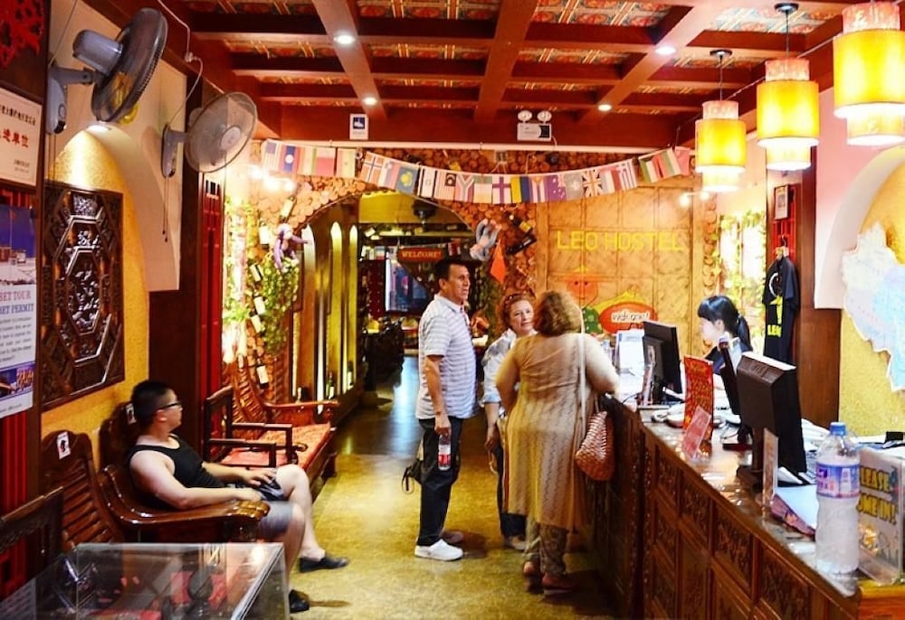 leo hostel