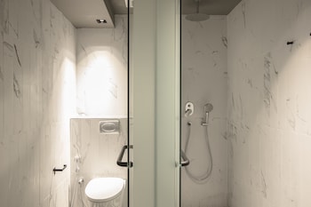 hotel calmo bugis