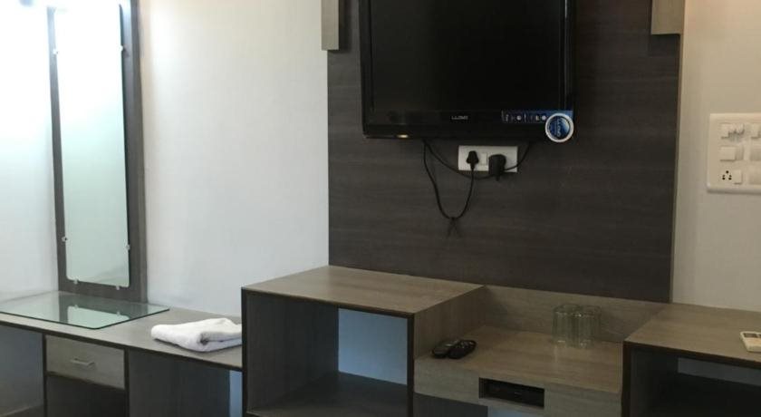 hotel devoy inn by namastexplorer tapovan