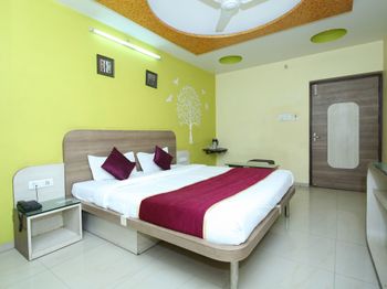 Ankit Hotel By M Square,Napier Town,3 star