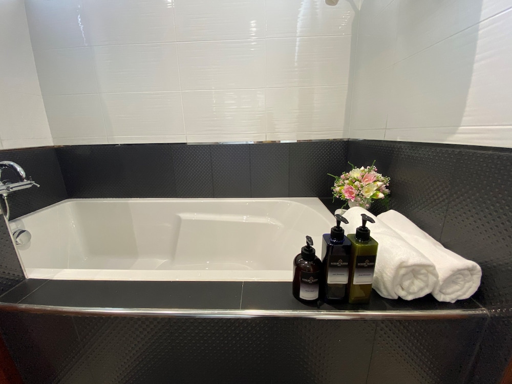 nt place sukhumvit suites