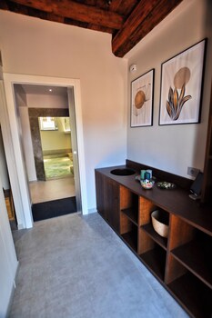 Corte Sospesa Guest House & Spa,,4 star
