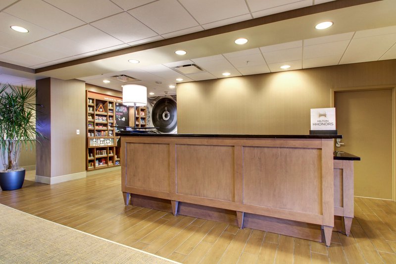 hampton inn and suites milwaukee west