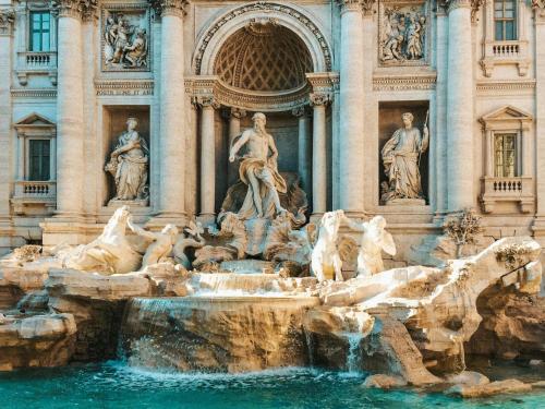 hotiday roma trevi